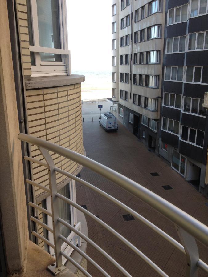 Centraal Gelegen App Met Lateraal Zeezicht Ostende Extérieur photo
